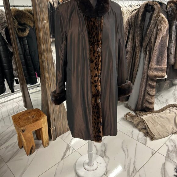 MINK - Sheared mink printed & reversible, size medium 6995/ now1695 - Picture 3 of 4